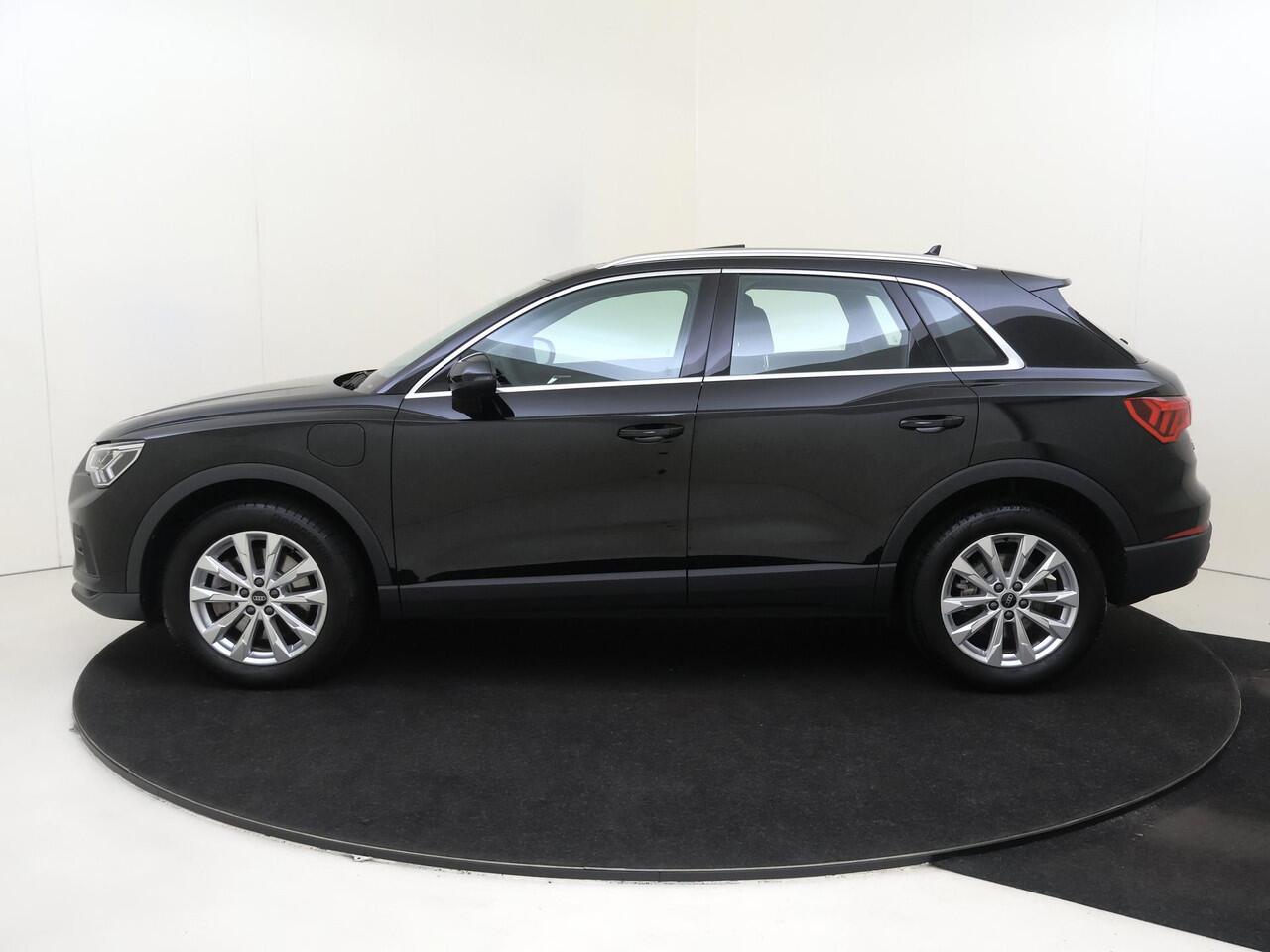 Audi Q3 45 TFSI e Advanced edition | SoH 91% | Panoramadak | Keyless | Stoelverwarming | Achteruitrijcamera | Adaptieve cruise control | Navigatie Plus | Dodehoek detectie |