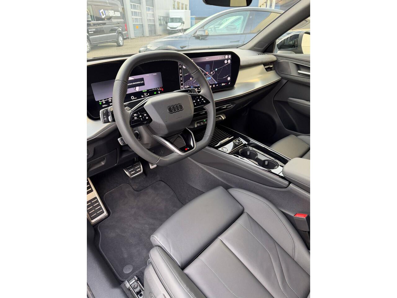 Audi Q3 1.5 200kW e-hybrid S edition Tech Pack Plus-Led Plus-ACC-Leer-19"-Camera