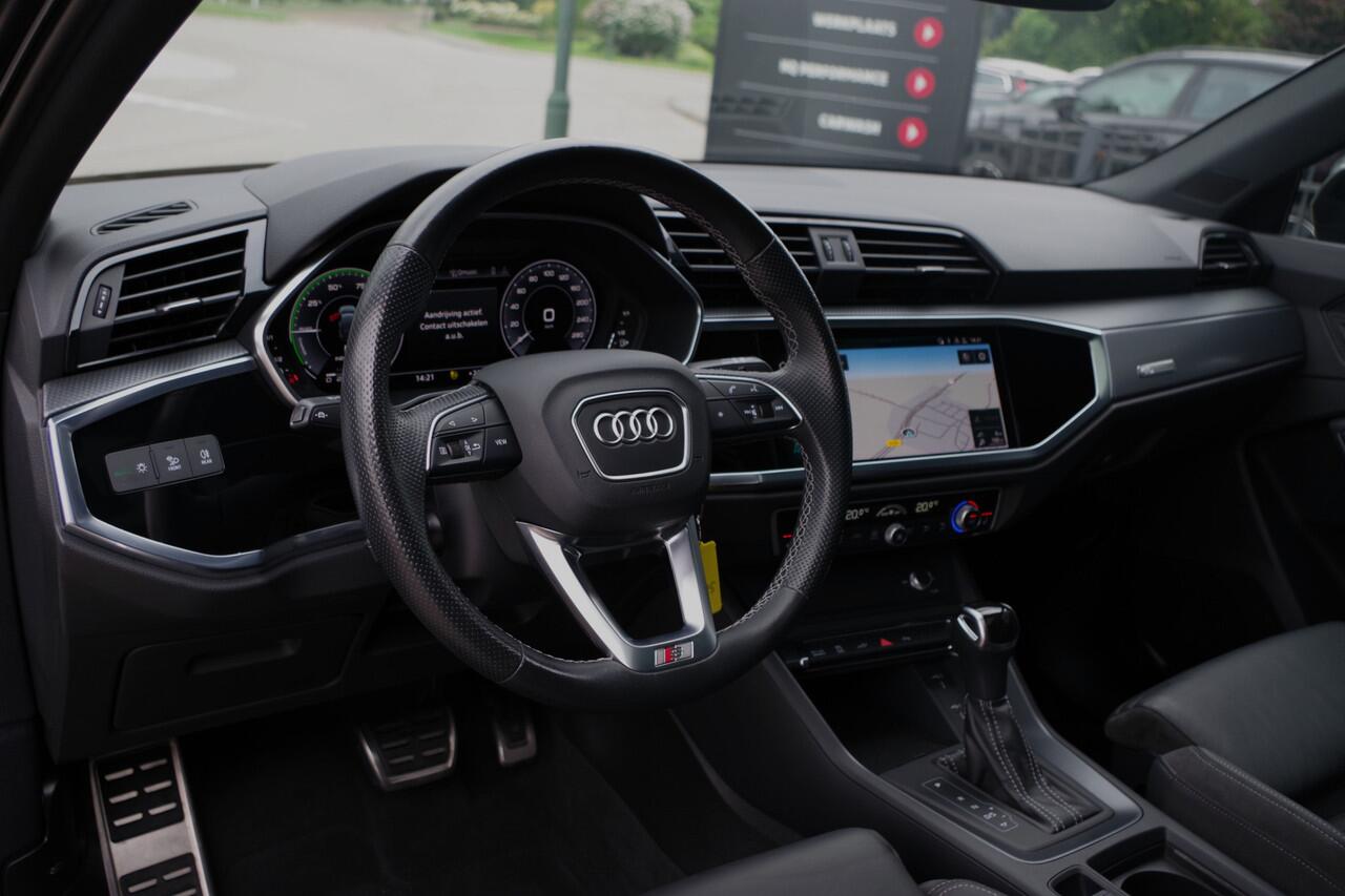 Audi Q3 Sportback 45 TFSI e 245 PK S-Line Edition PHEV, Schuif-Kanteldak, Cruise Control, Carplay, LED Koplampen
