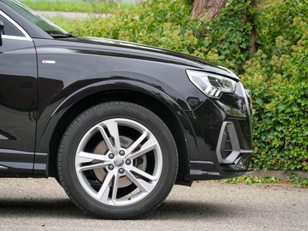 Audi Q3 35 TFSI 150PK Automaat S Line | PANODAK | CAMERA | NAVIGATIE | TREKHAAK |