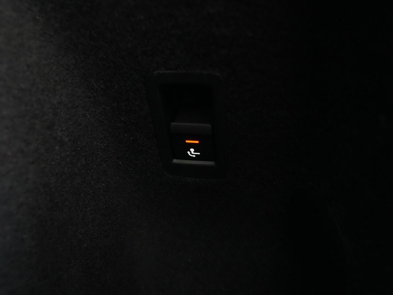 Audi Q3 40 TFSI 190pk S-Tronic quattro Advanced Pro Line Navigatie Wegkl. trekhaak Dode hoek ass. 90