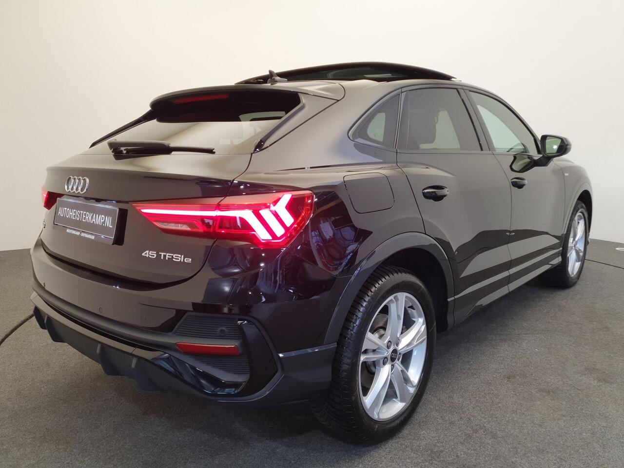 Audi Q3 Sportback 45 TFSI e S-Line S-Tronic Wegklapbare trekhaak, Panoramadak, Camera