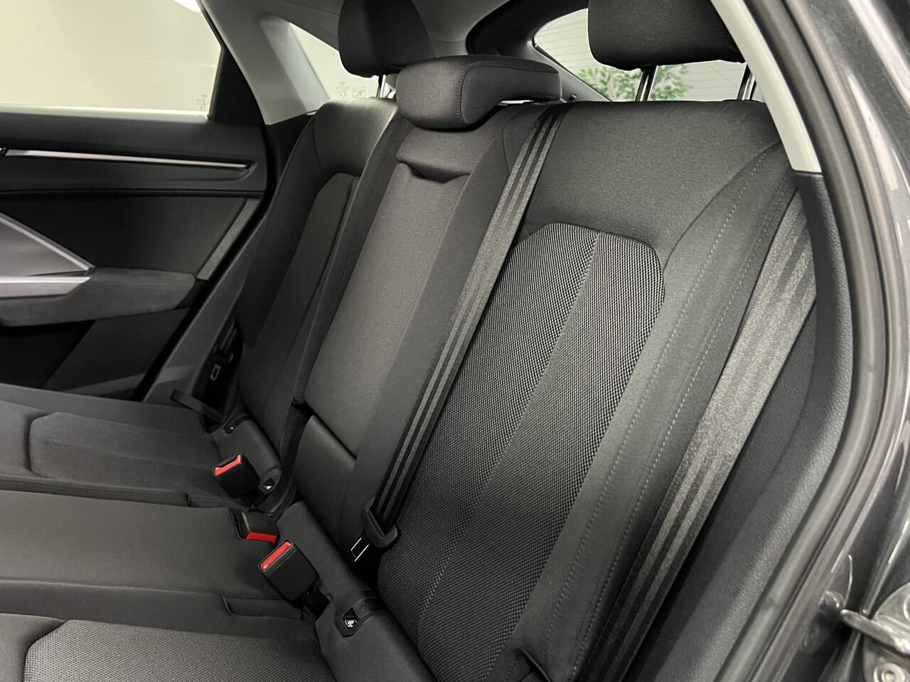 Audi Q3 Sportback 45 TFSI e S Edition S-Line 245 PK November '23 - Model 2024 Stoelverw. / Apple Car Play / Keyless