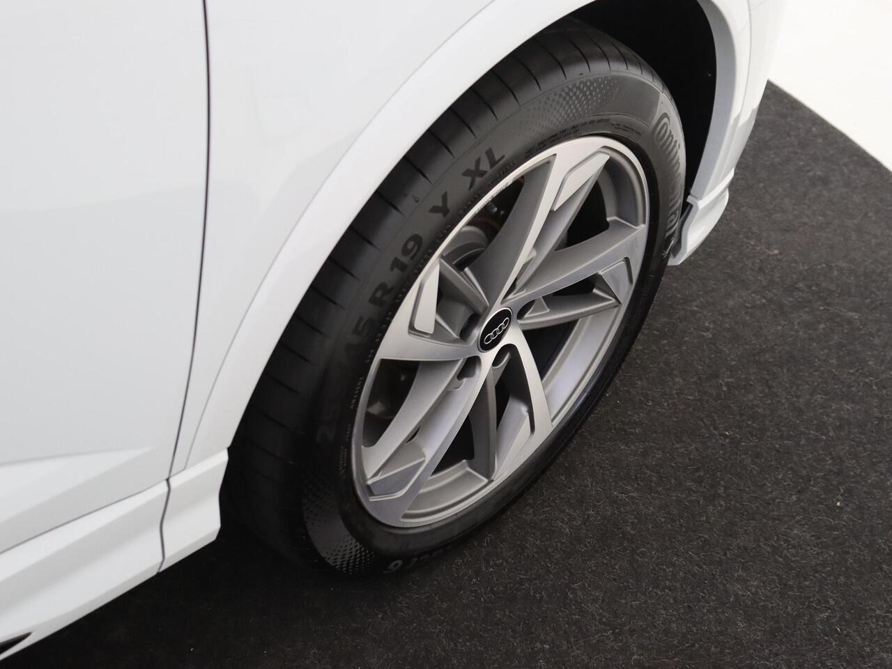 Audi Q3 Sportback 45 TFSI e S Edition | Trekhaak | Keyless | Adaptieve cruise control | Dodehoek detectie | Navigatie Plus | Stoelverwarming | Parkeersensoren |