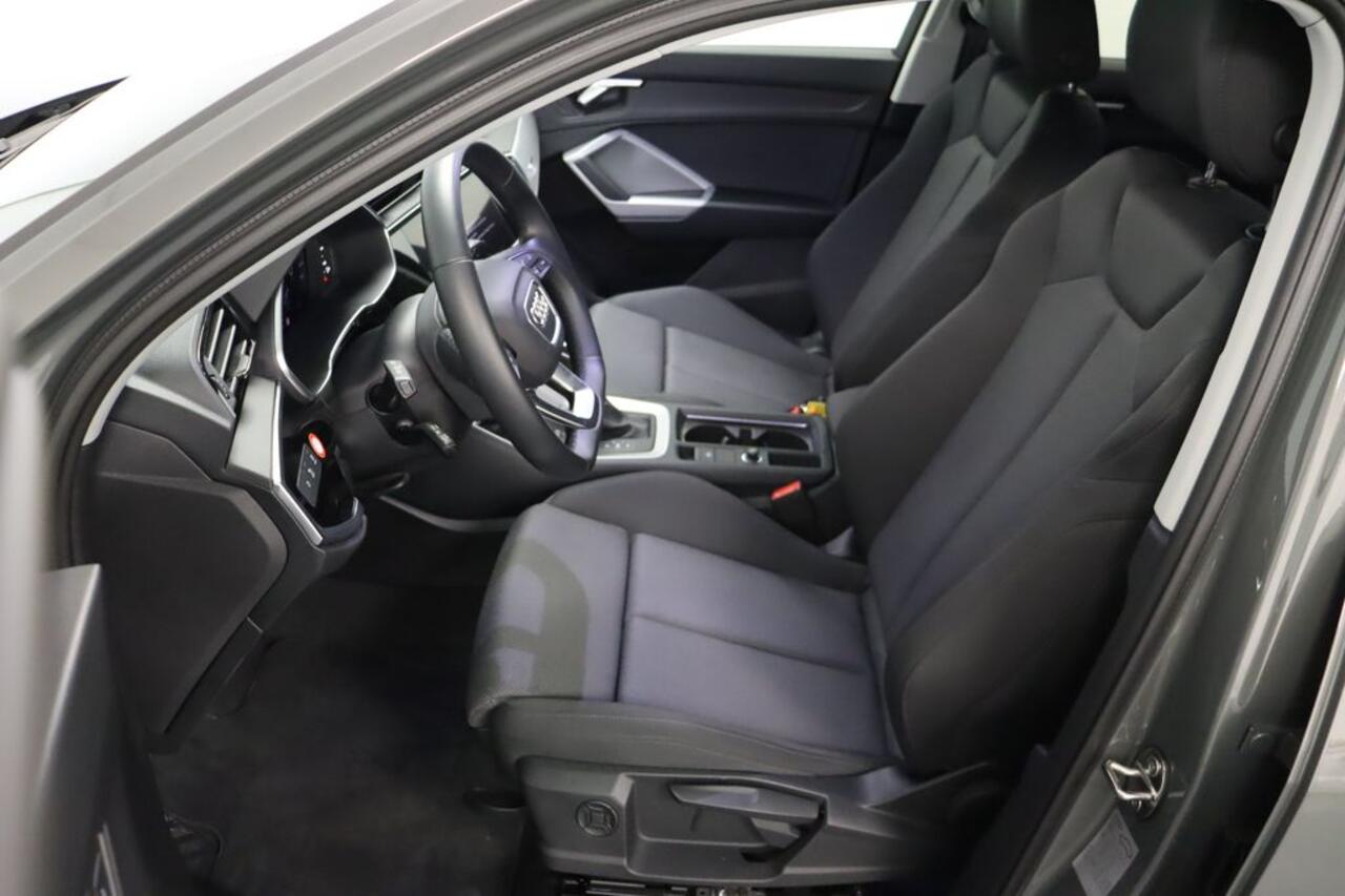 Audi Q3 Sportback 45 TFSI e 245 PK ACC Trekhaak Virtual Cockpit Sportstoelen Stoelverwarming 19 Inch