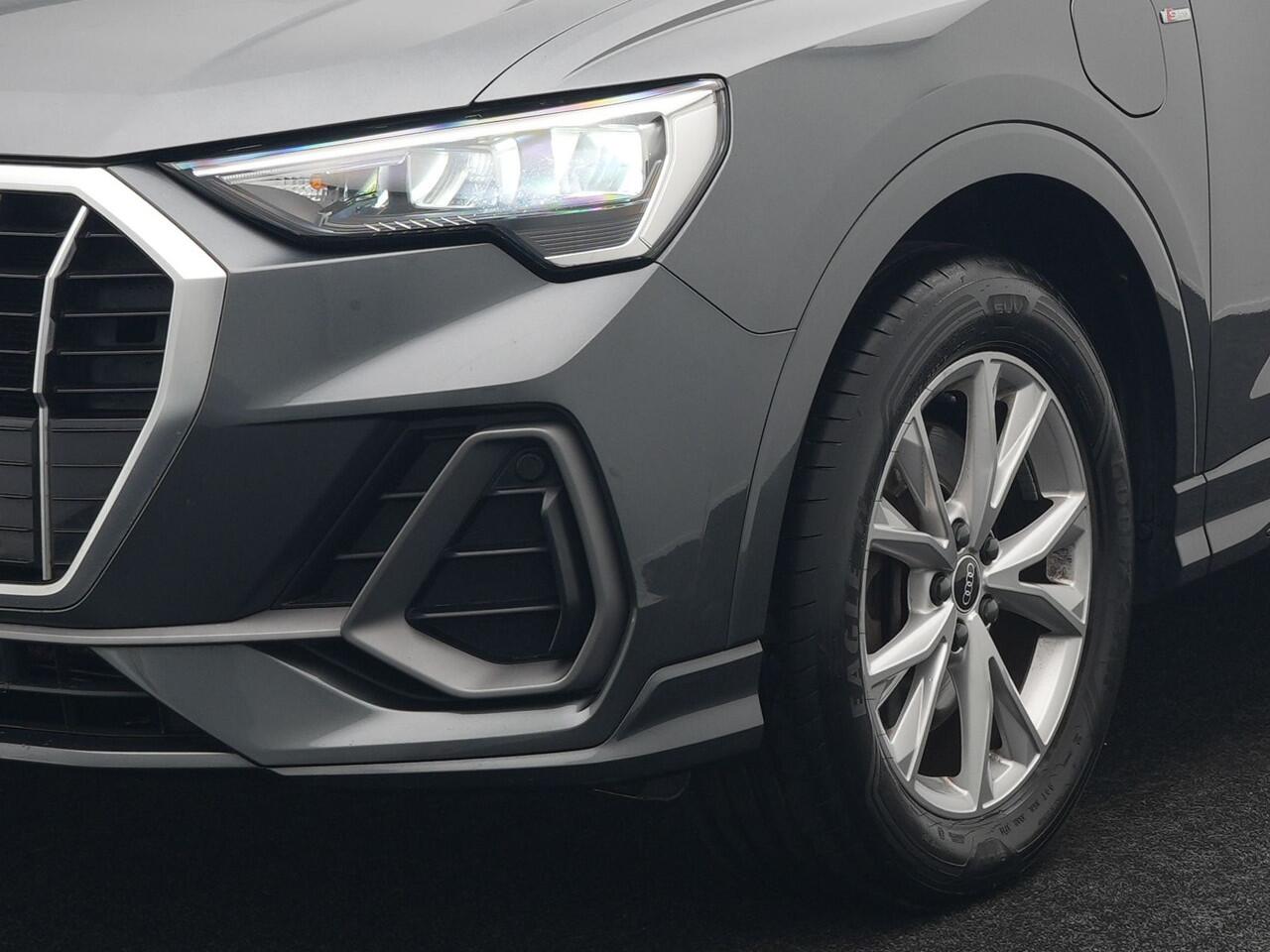 Audi Q3 45 TFSI e S Line Plug In Hybrid 245pk PHEV | Apple Carplay | Navigatie | Blis | Cruise Control | Virtual Cockpit | DAB | L.M"18 |