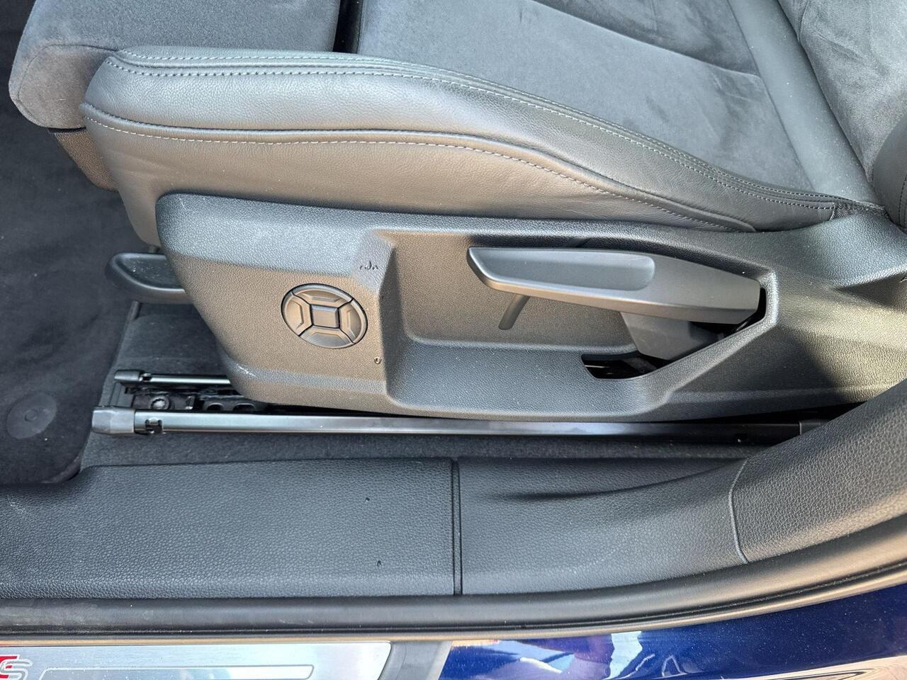 Audi Q3 45 TFSI e S edition | PHEV | Trekhaak | Elec. A-Klep | 19Inch | Leder-alcantara |