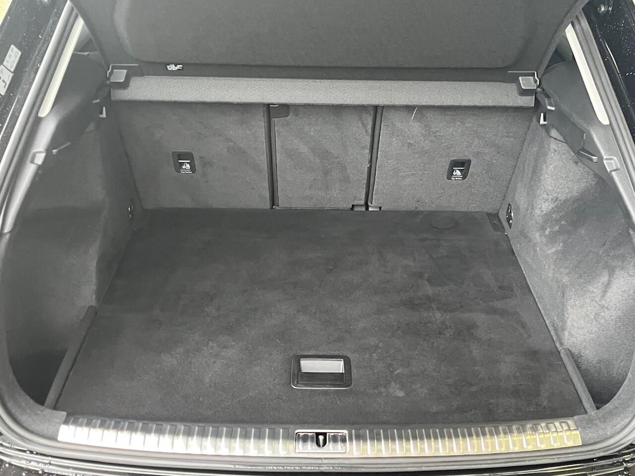 Audi Q3 35 TFSI Advanced / Verwarmbare voorstoelen / Virtual cockpit / 18'' LMV / Audi smartphone interface