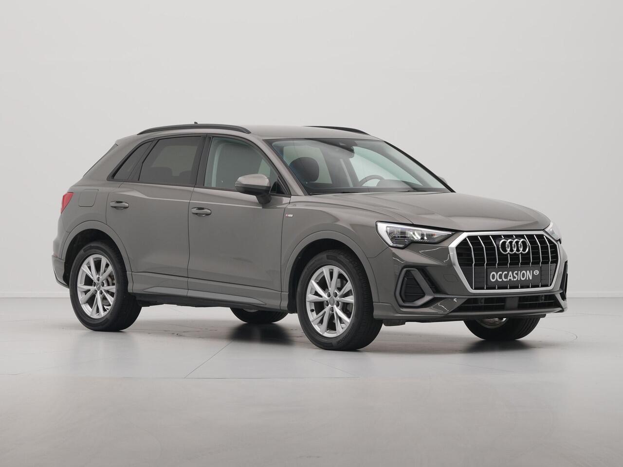 Audi Q3 35 TFSI 150pk Edition S line Navigatie dig display privacy glass 17