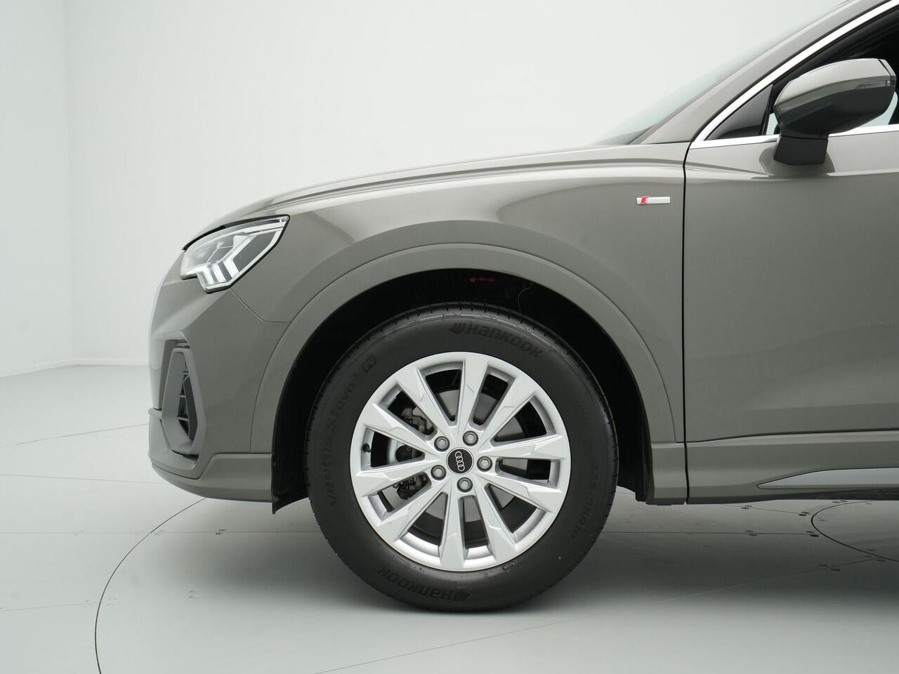 Audi Q3 35 TFSI 150 pk S-Tronic S line edition Trekhaak, Navi, Led, Pdc, Car play 28