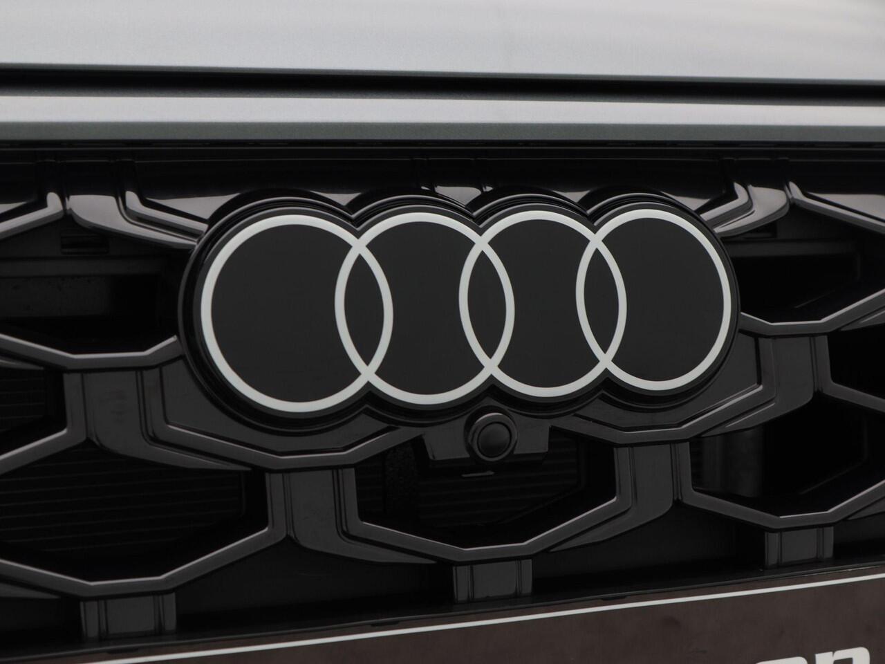 Audi Q3 e-hybrid | S edition | 272 PK | Privacyglas | 19 inch | Alcantara int. delen | Ledkoplampen Plus | Comfortsleutel |