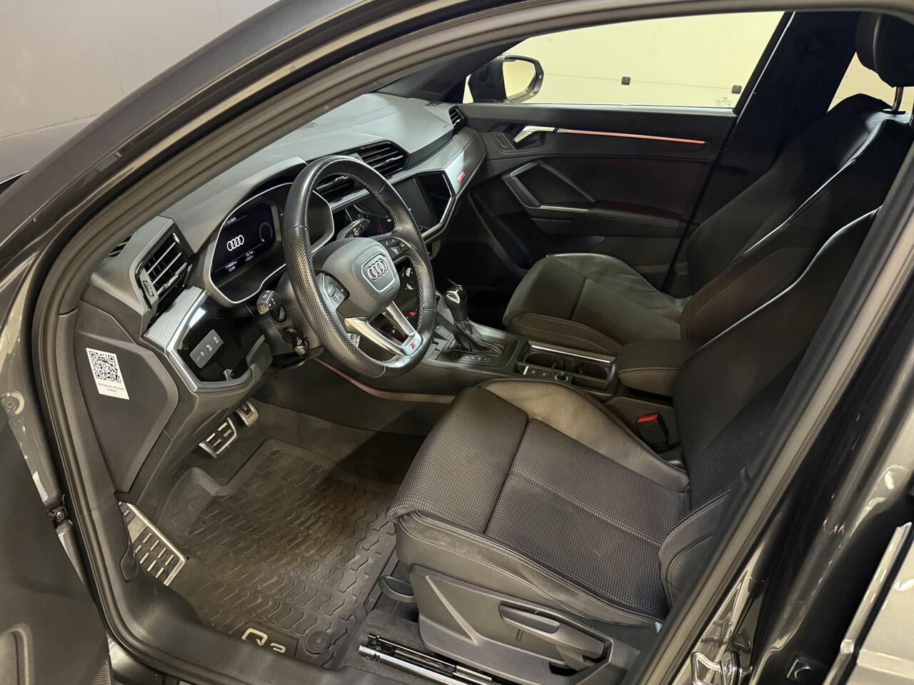 Audi Q3 45 TFSI e S edition | 1e Eigenaar | NAP | 2x S-line | Sfeerverlichting | Apple Carplay | Sportstoelen