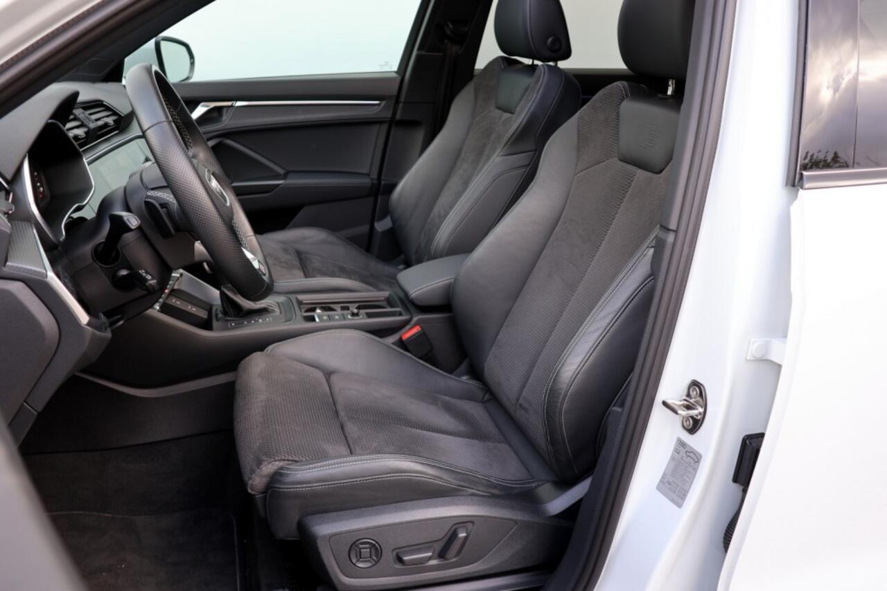 Audi Q3 45 TFSI e S-Line - 245 pk **Pano / Trekhaak / Sonos / Carbon