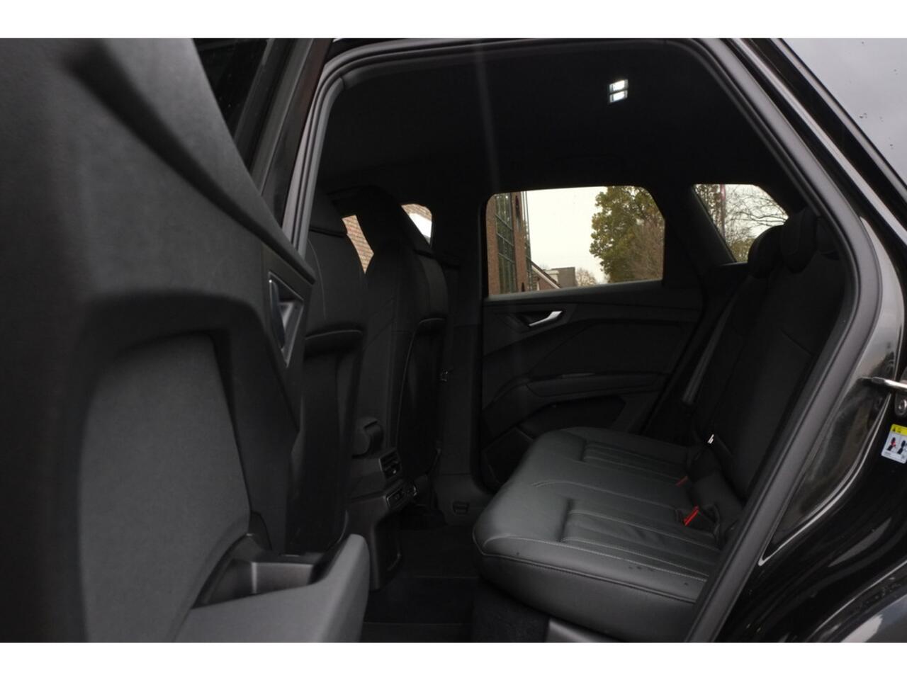 Audi Q4 45 quattro 77 kWh Trekhaak, Leder, Sportstoelen, Achteruitrijcam