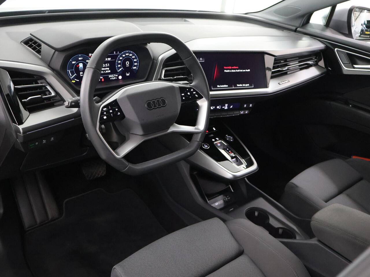 Audi Q4 Sportback e-tron 45 quattro Advanced edition 82 kWh | SOH 100% | Audi E-Care tot 11-2029 | Adaptieve Cruise Control | Camera | Sportstoelen | Stoelverwarming | Matrix LED | Comfort Pakket | Smartphone Pakket |