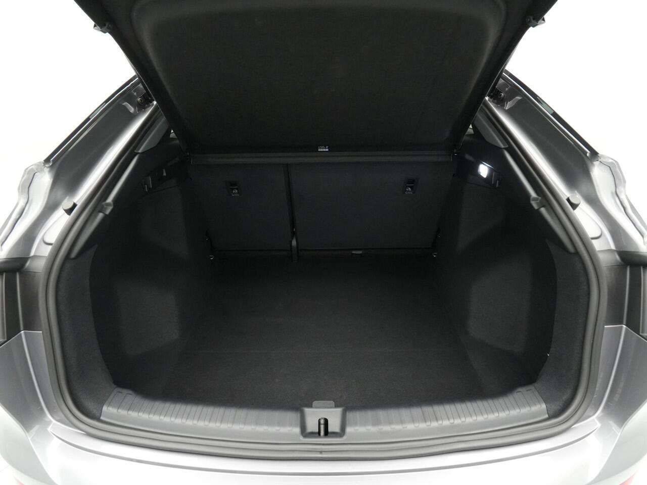 Audi Q4 Sportback e-tron 45 210kW/286pk 82Kwh Advanced edition Panorama Sonos Stoelverwarming Navigatie Carplay