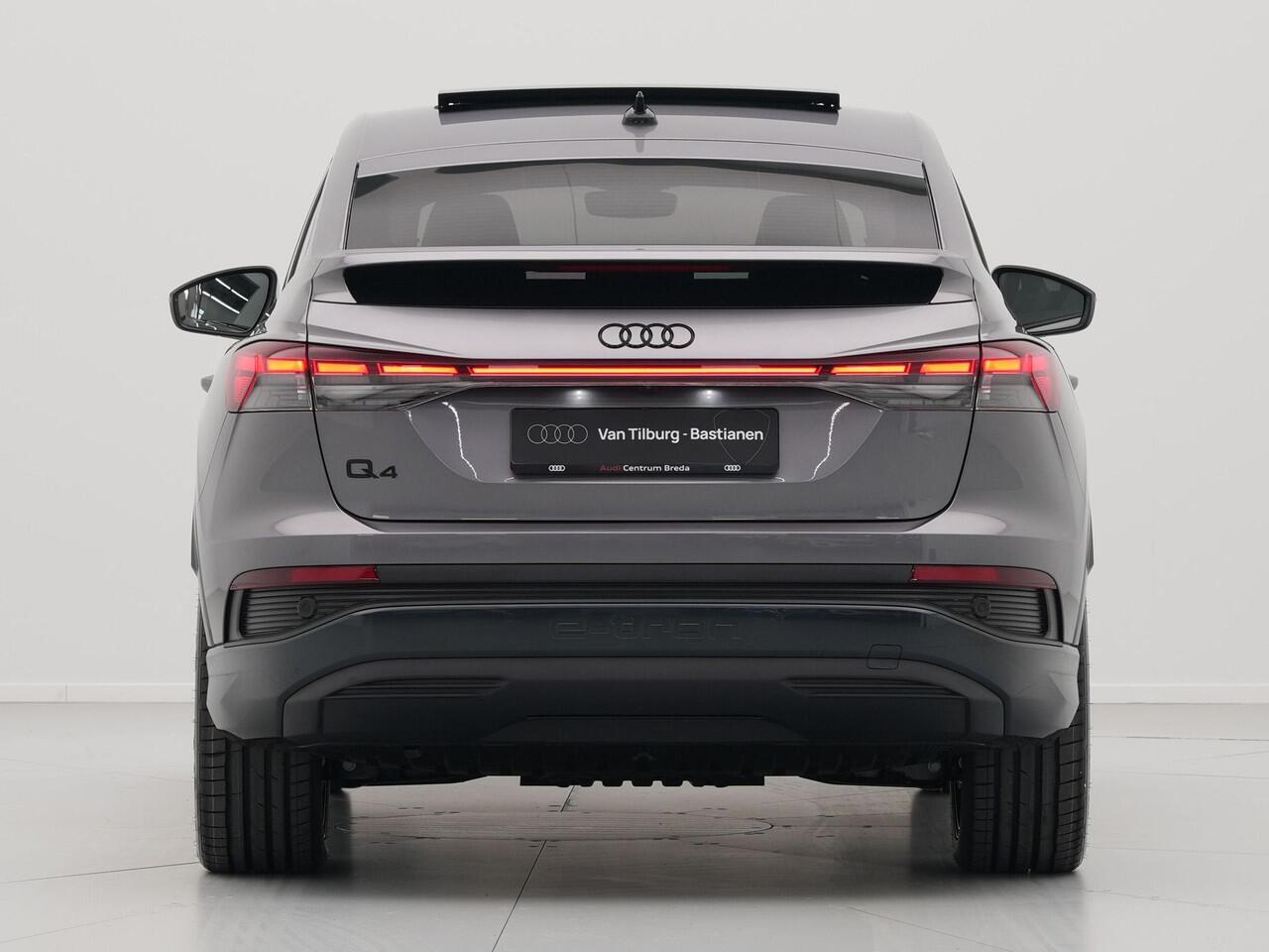 Audi Q4 Sportback e-tron 45 210kW/286pk 82Kwh Advanced edition Panorama Sonos Stoelverwarming Navigatie Carplay