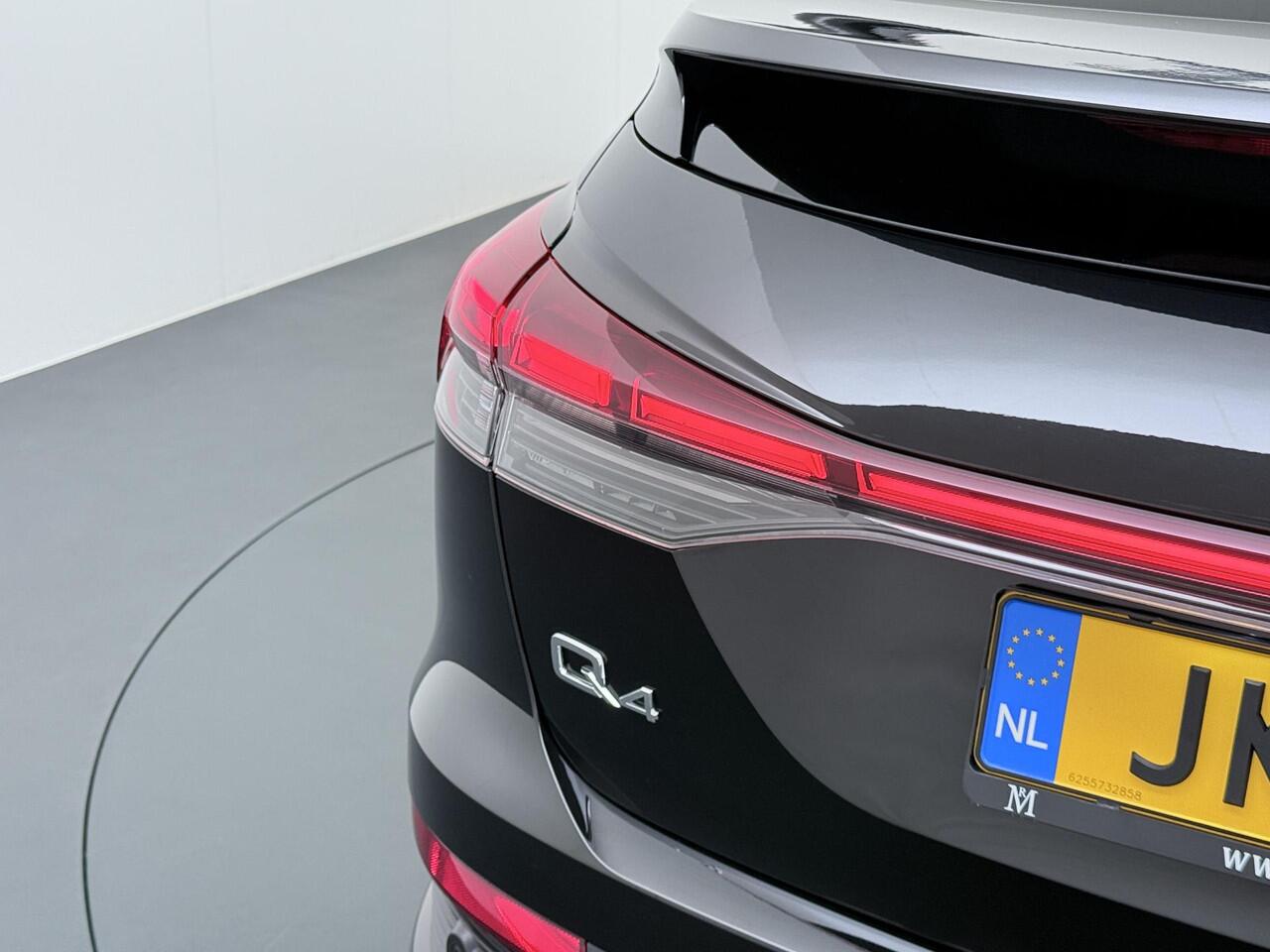 Audi Q4 Sportback e-tron 50 quattro 77 kWh S LINE VAN: ¤45.900,- VOOR: ¤40.877,- UW EINDEJAARSVOORDEEL: ¤5.023,- | in- exterieur | WARMTEPOMP| HEAD UP DISPLAY | ELECTR. STOELEN+GEHEUGEN | PANORAMADAK RIJKLAARPRIJS INCL. 12MND BOVAG | DEALER ONDERHOUDEN