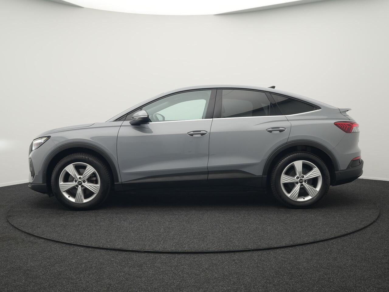 Audi Q4 Sportback E-Tron 35 Edition 55 kWh 170pk Dealer O.H INCL BTW | Adaptive Cruise | Camera | Verwarmde Stoelen | Virtual | Front Assist | Navigatie | DAB |