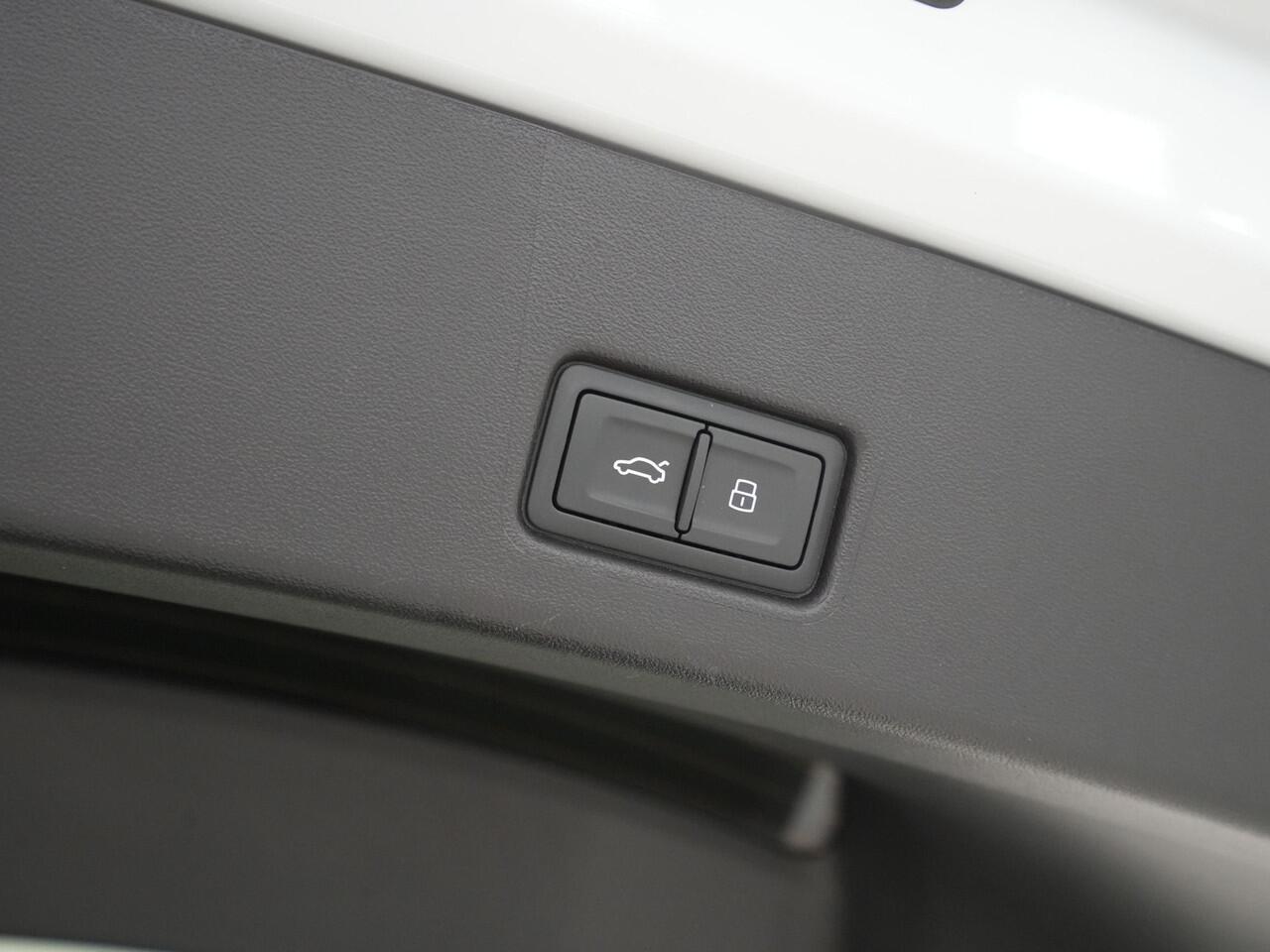 Audi Q4 Sportback e-tron 35 Advanced edition 55 kWh Panoramadak, Camera, Navi 36