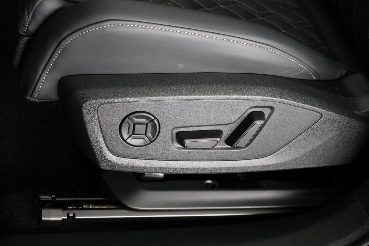 Audi Q4 Sportback e-tron 45 quattro S Edition 82 kWh 286pk | Panoramadak | lederen bekleding | SONOS premium Audio | Parkeercamera|