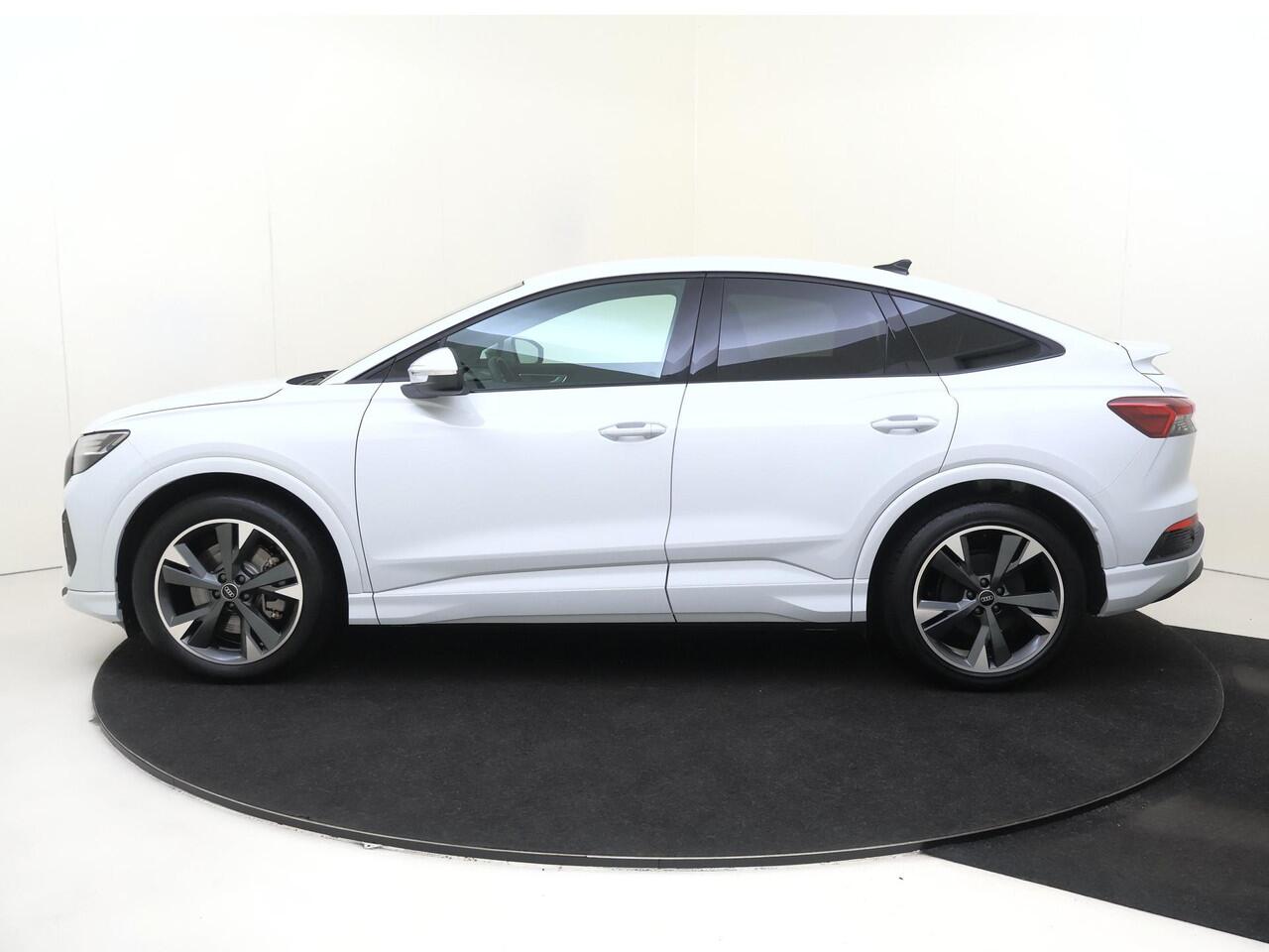 Audi Q4 Sportback e-tron 40 Advanced edition 77 kWh | SoH 96% | Trekhaak | Navigatie Plus | LED matrix verlichting | Stoelverwarming | CarPlay | Cruise control | Elektrische achterklep |