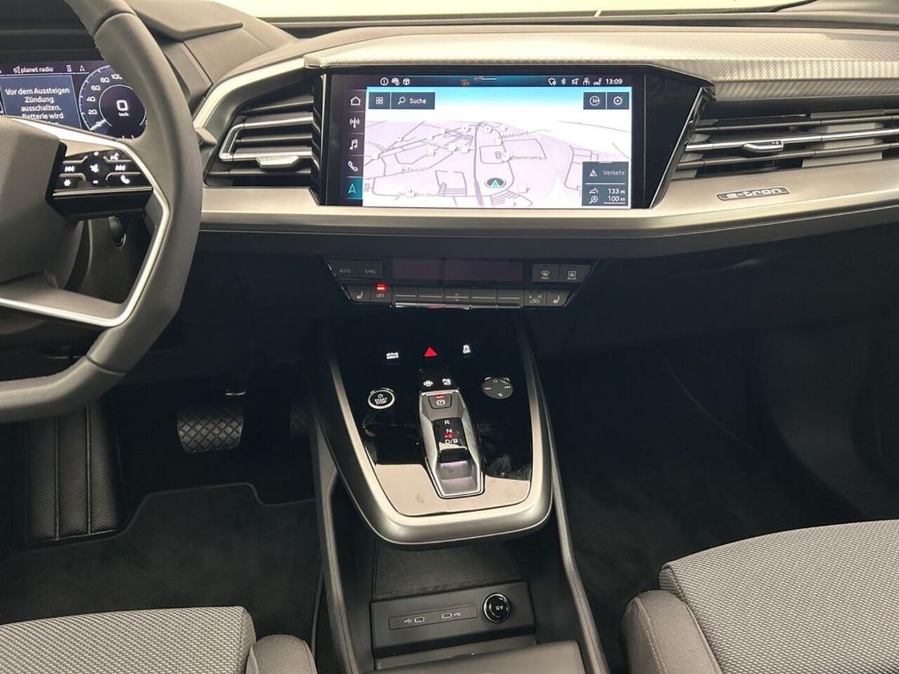 Audi Q4 Sportback e-tron 45 Quattro 286 PK 82 kWh Trekhaak Head-Up 20 Inch Camera Sportstoelen Stoelverwarming