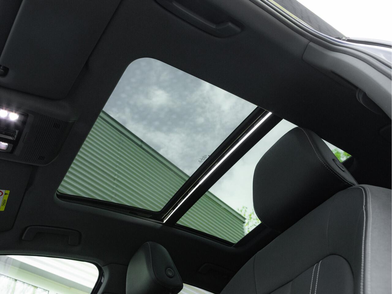 Audi Q4 Sportback e-tron 35 - Pano - Camera - Stoelverwarming - Leder - Keyless - Warmtepomp - 55 kWh