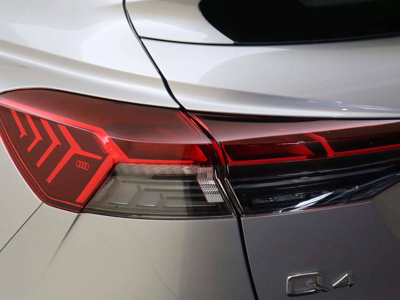 Audi Q4 Sportback e-tron 35 Advanced edition 55 kWh | Head-up display | Achteruitrijcamera | Adaptieve cruise control | Navigatie Plus | Keyless | Elektrische achterklep | CarPlay |