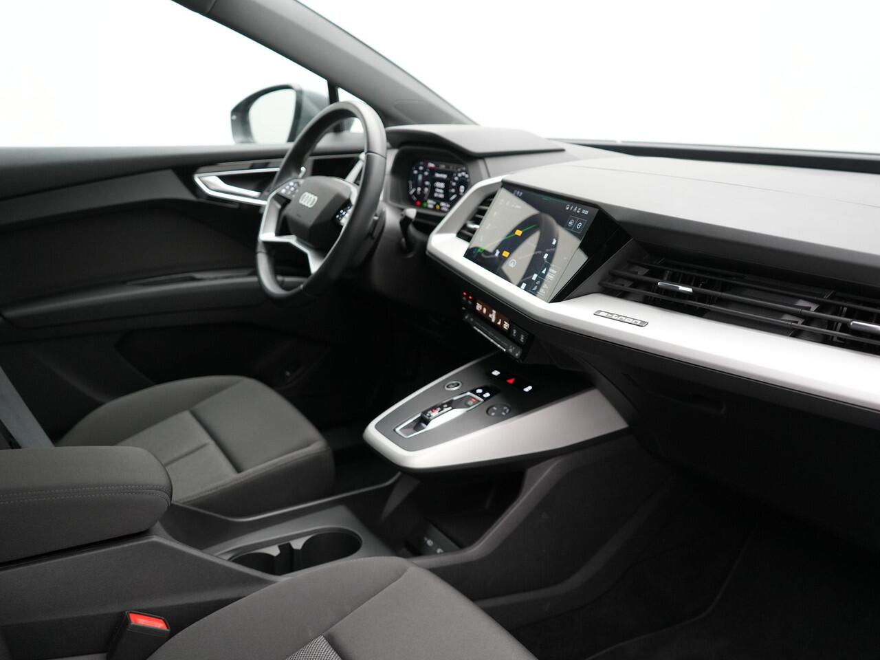 Audi Q4 Sportback E-Tron 35 Edition 55 kWh 170pk Dealer O.H INCL BTW | Adaptive Cruise | Camera | Verwarmde Stoelen | Virtual | Front Assist | Navigatie | DAB |