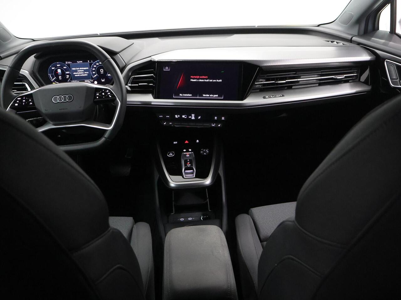 Audi Q4 Sportback e-tron 45 quattro Advanced edition 82 kWh | SOH 100% | Audi E-Care tot 11-2029 | Adaptieve Cruise Control | Camera | Sportstoelen | Stoelverwarming | Matrix LED | Comfort Pakket | Smartphone Pakket |