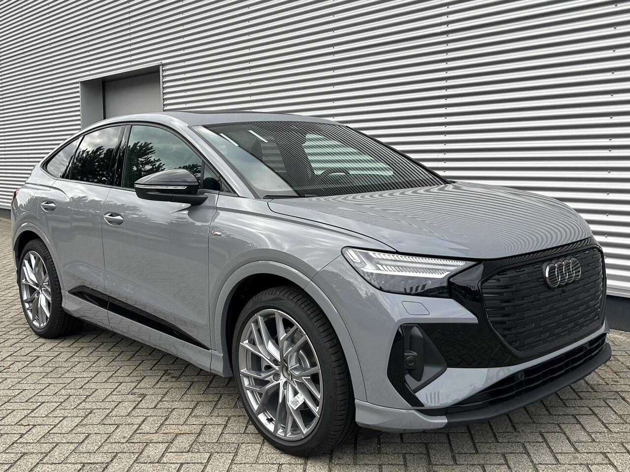 Audi Q4 Sportback e-tron S edition Competition e-tron 45 82 kWh 210 kW / 28 Elektrische Stoelen | Comfortsleutel | Glazen Panoramadak | Klimaatregelingpakket | Sfeerverlichting | Stuurverwarming | Trekhaak