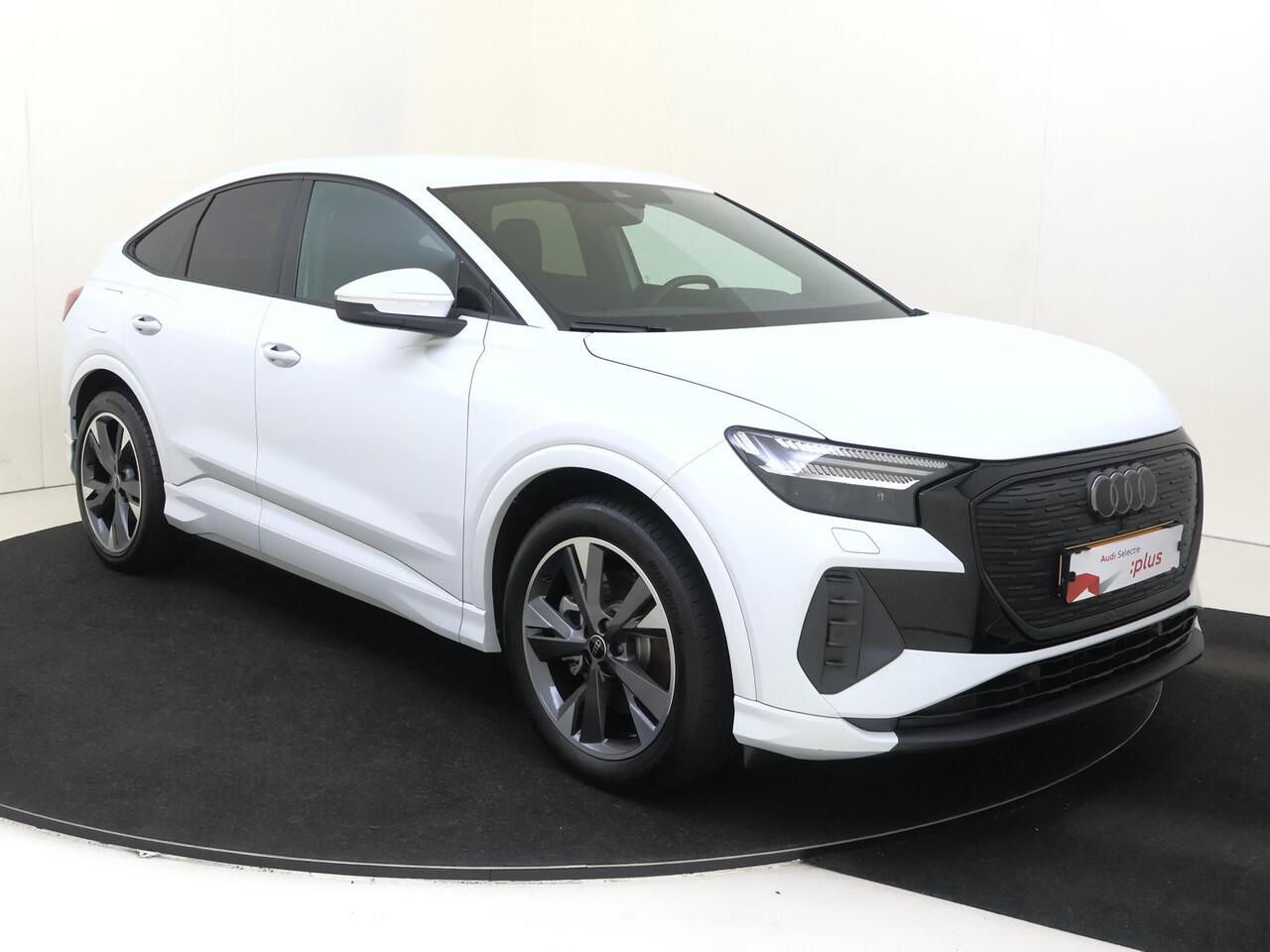 Audi Q4 Sportback e-tron 40 Advanced edition 77 kWh | SoH 96% | Trekhaak | Navigatie Plus | LED matrix verlichting | Stoelverwarming | CarPlay | Cruise control | Elektrische achterklep |