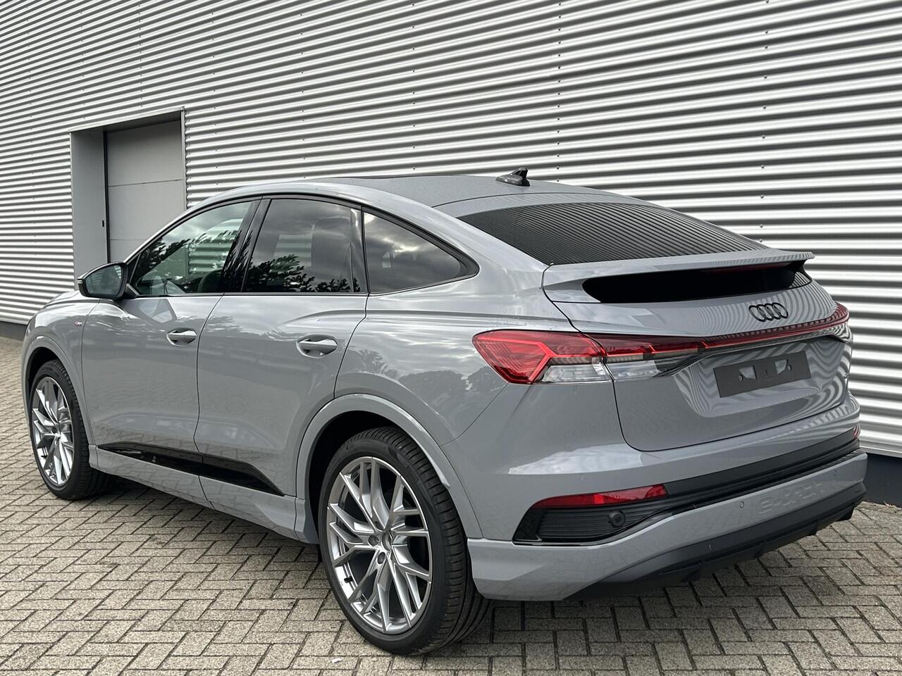 Audi Q4 Sportback e-tron S edition Competition 45 | Panoramadak | Audi Sport velgen 21" | Trekhaak | Keyless