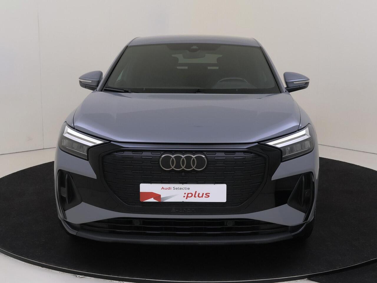 Audi Q4 Sportback e-tron 40 S edition 77 kWh | Head-up display | Keyless | LED matrix verlichting | Adaptieve cruise control | Achteruitrijcamera | Navigatie Plus | Leder/alcantara bekleding |