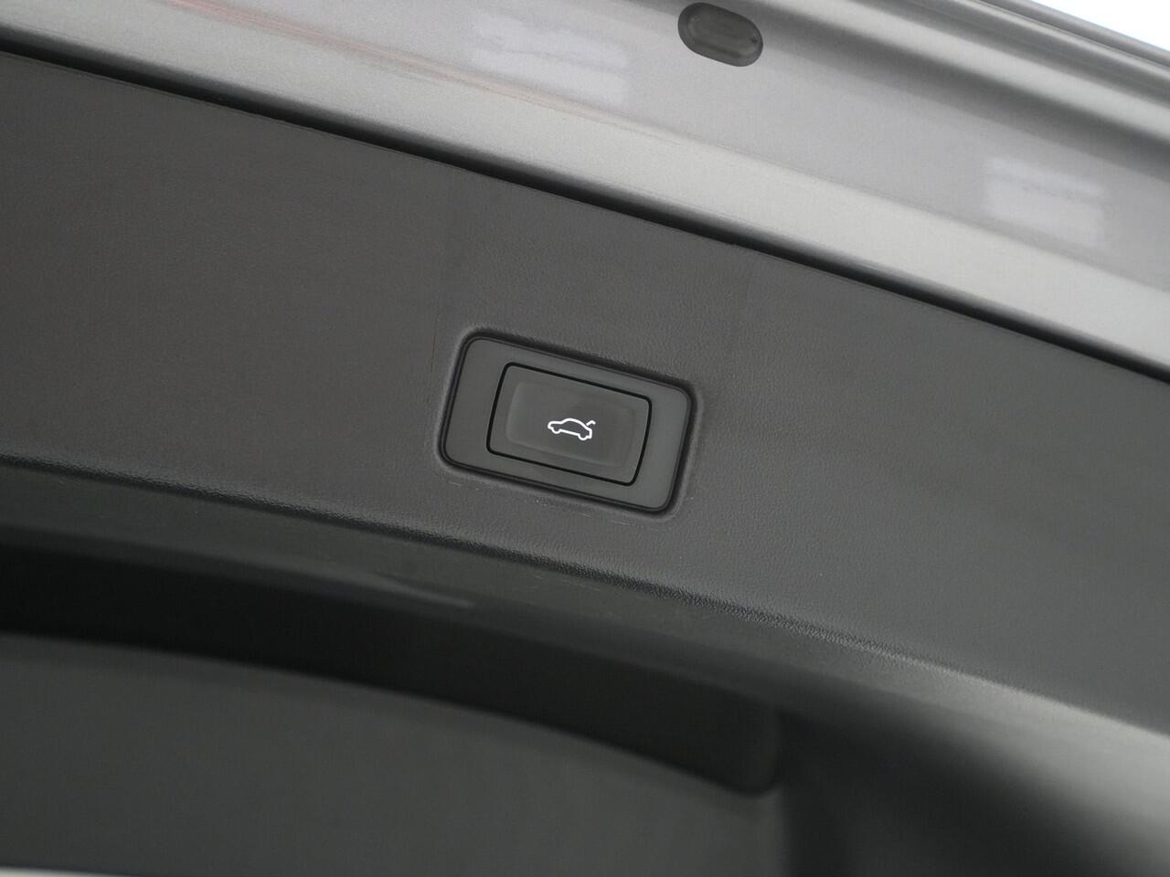 Audi Q4 Sportback e-tron 45 210kW/286pk 82Kwh Advanced edition Panorama Sonos Stoelverwarming Navigatie Carplay