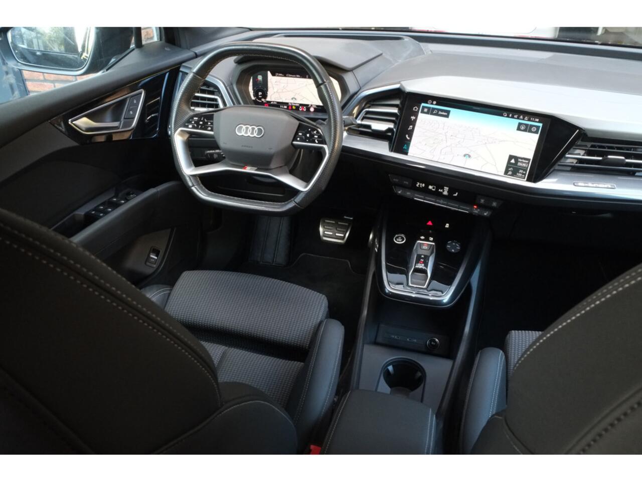 Audi Q4 40 Advanced edition 77 kWh ACC, Head-up, Achteruitrijcamera