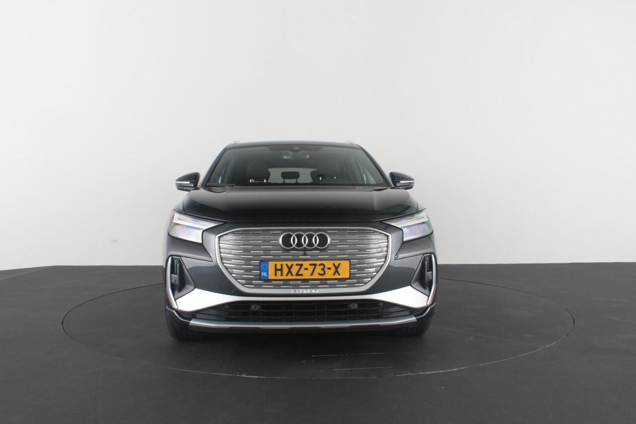 Audi Q4 e-tron 40 82 kWh S line > Camera/ Adaptief Cruise control/Stoelverwarming...