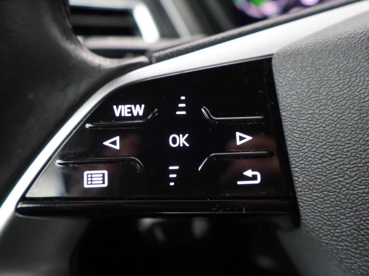 Audi Q4 e-tron 35 Launch edition Advanced 55 kWh | 170 PK | SoH 91% | Automaat | Multifunctioneel stuurwiel | Stoelverwarming | Achteruitrij camera |