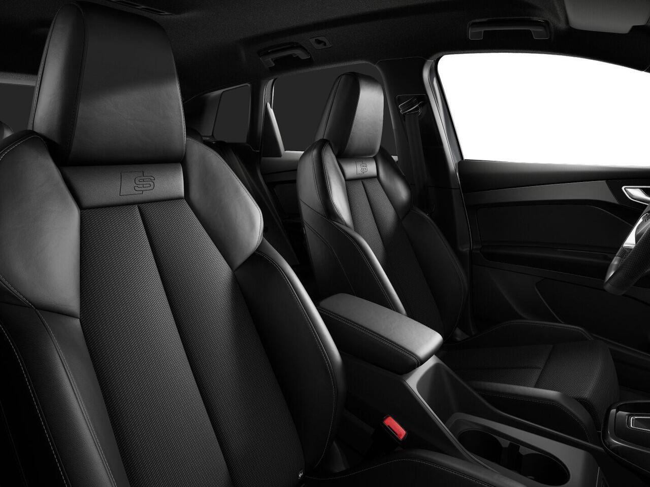 Audi Q4 e-tron 45 S edition Competition 82 kWh 286 pk | Assistentiepakket plus | Ambient lichtpakket | Optiekpakket zwart plus | Privacy glas |