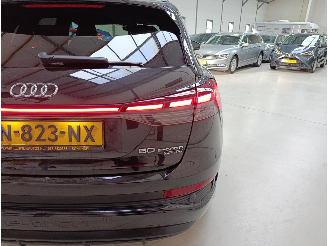 Audi Q4 e-tron 50 quattro Launch edition S Competition 77 kWh Black edition | 4x nieuwe all seasonbanden | alcatara