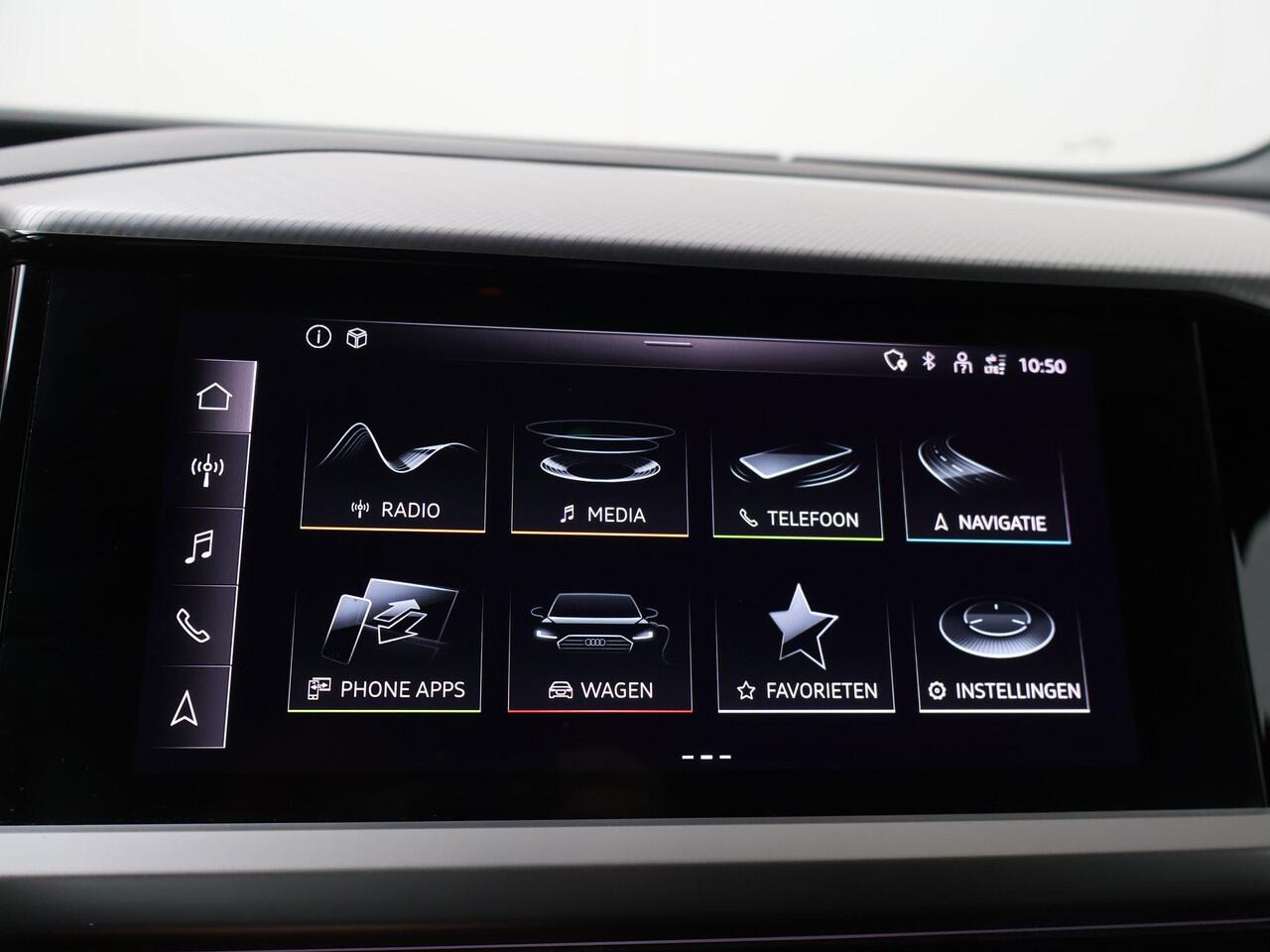 Audi Q4 e-tron 35 Launch edition Advanced 55 kWh | 170 PK | SoH 91% | Automaat | Multifunctioneel stuurwiel | Stoelverwarming | Achteruitrij camera |