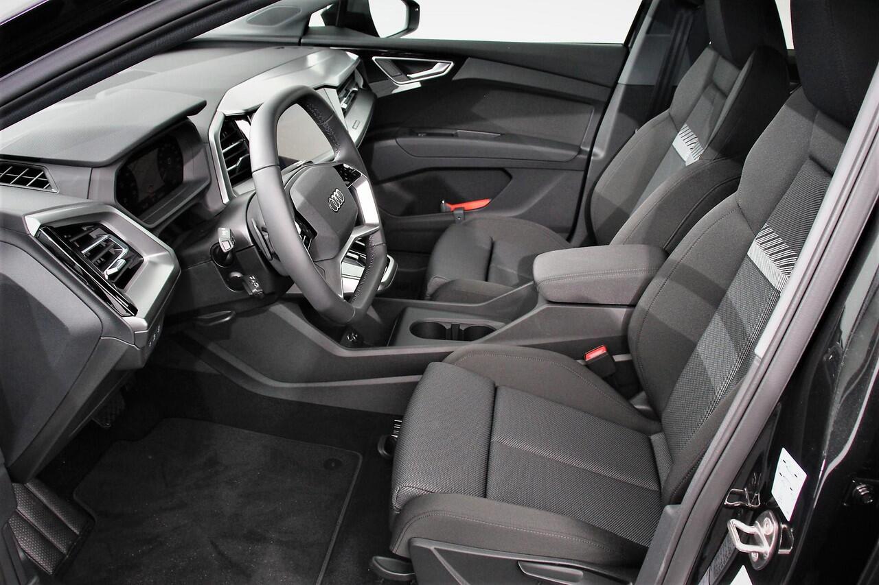 Audi Q4 e-tron 40 Advanced Edition Navigatie Climate Control DAB Led Electrisch bedienbare achterklep 19" Lichtmetalen velgen