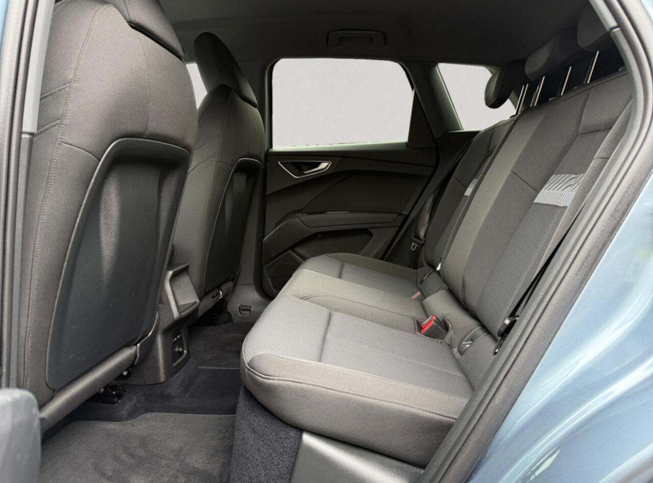 Audi Q4 e-tron 40 Advanced | PDC voor + achter | camera | SCM-alarm | 1e eigena