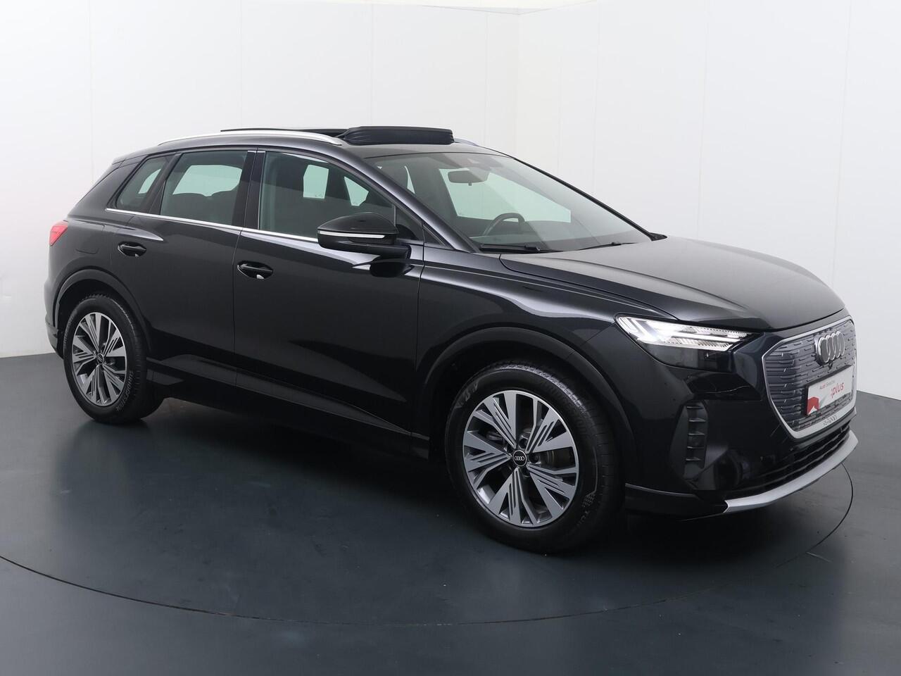 Audi Q4 e-tron 35 Launch edition Advanced Plus 55 kWh | 170 PK | Gratis onderhoud t/m 3 dec. 2028 | SoH 89% | Panoramadak | Adaptieve Cruise Control | Matrix LED koplampen | Navigatiesysteem |