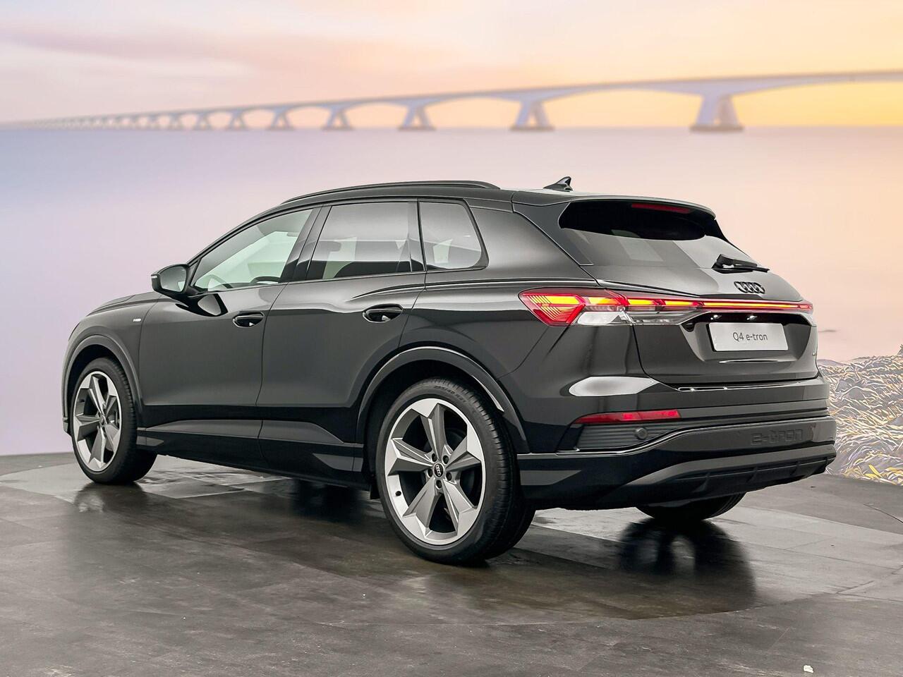 Audi Q4 e-tron S edition Competition 45 82 kWh 210 kW / 28