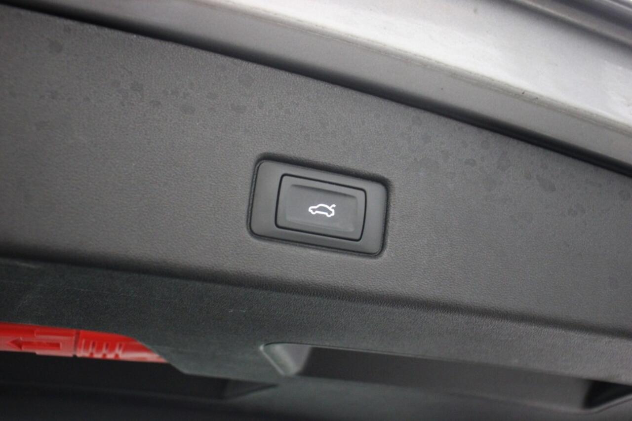 Audi Q4 e-tron 40 Launch edition Advanced 77 kWh - Carplay, Navi, Clima, Cruise, Stoelverw. SOH 89%