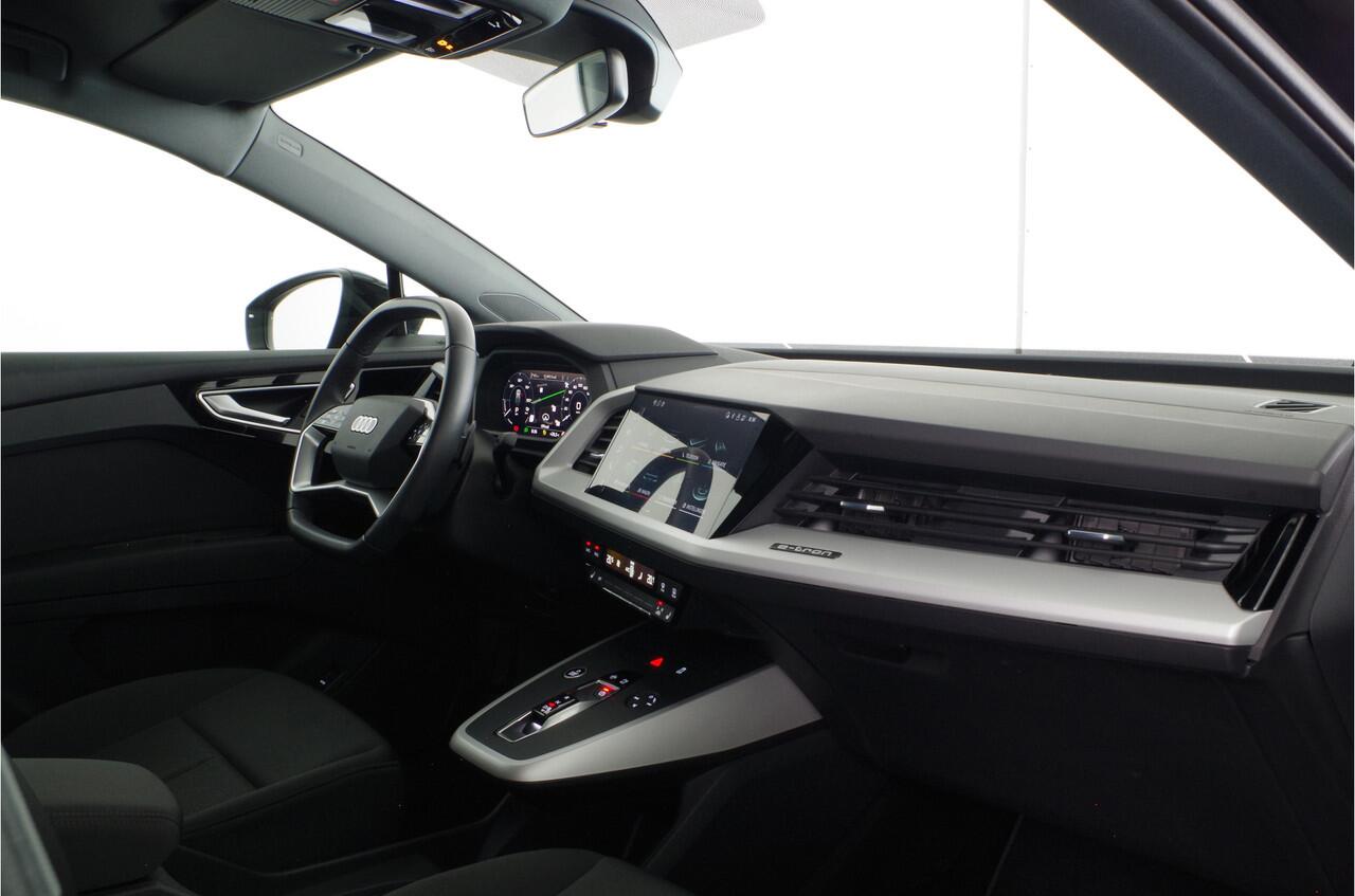 Audi Q4 e-tron 40 82 kWh S line > Camera/ Adaptief Cruise control/Stoelverwarming...