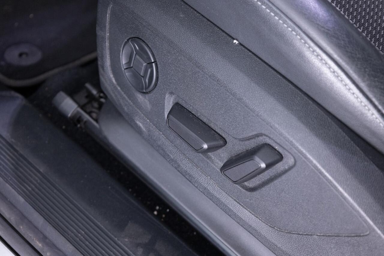 Audi Q4 e-tron 40 Launch edition S Competition 77 kWh | SOH 95% | Full LED | S-Line | NAVI | ECC | VELGEN