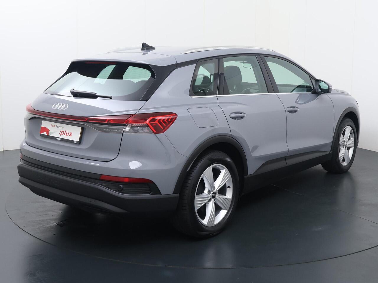 Audi Q4 e-tron 40 Edition 77 kWh | 204 PK | Gratis onderhoud t/m 28 apr. 2030 | SoH 95% | Adaptieve Cruise Control | Climate Control | Voorstoelen Verwarmd | Sonos Premium Sound |